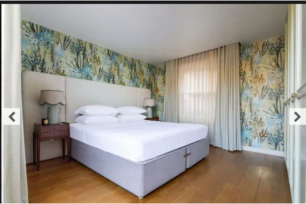 St Luke’s Mews III – Notting Hill – 2-Bedroom Mews Home with Classic Charm