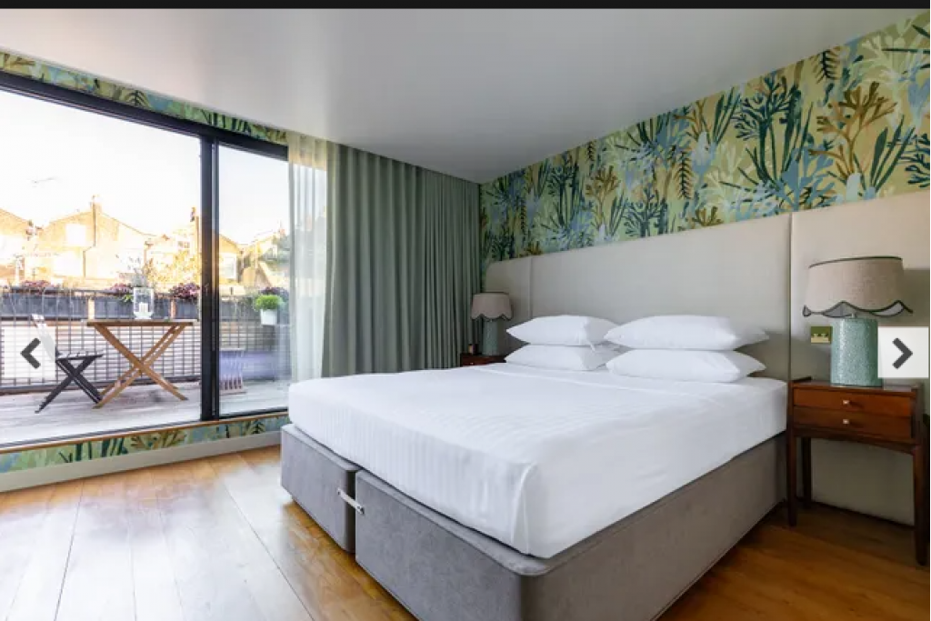 St Luke’s Mews III – Notting Hill – 2-Bedroom Mews Home with Classic Charm