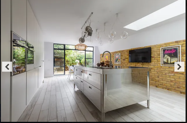 Radipole Road IV – Fulham – Charming 3-Bedroom Townhouse