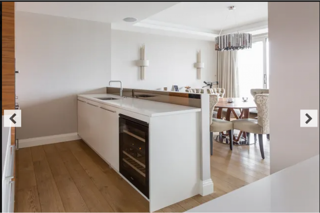 Chelsea Crescent – Stylish 2-Bedroom Home with Thames Views