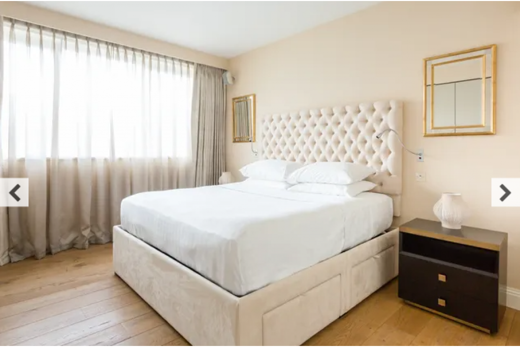 Chelsea Crescent – Stylish 2-Bedroom Home with Thames Views