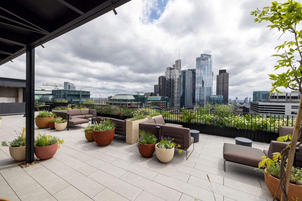 Exchange House: Iconic Workspace Overlooking Exchange Square