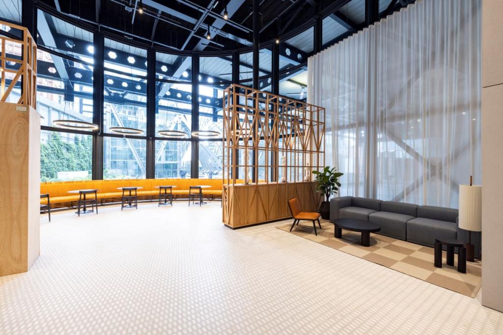 Exchange House: Iconic Workspace Overlooking Exchange Square