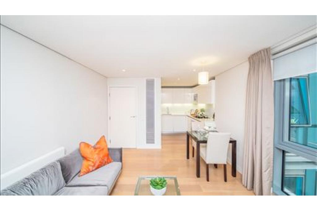 Luxury Waterside Living at 4B Merchant Square, Paddington Basin