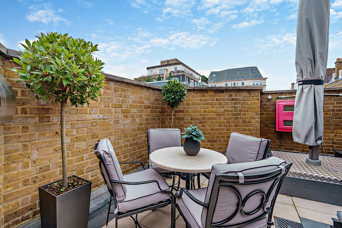 Prestigious Mayfair Office Space with Private Terrace – Third Floor, 60 Grosvenor Street