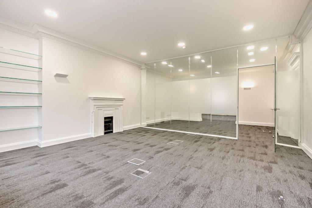 Prestigious Mayfair Office Space with Private Terrace – Third Floor, 60 Grosvenor Street
