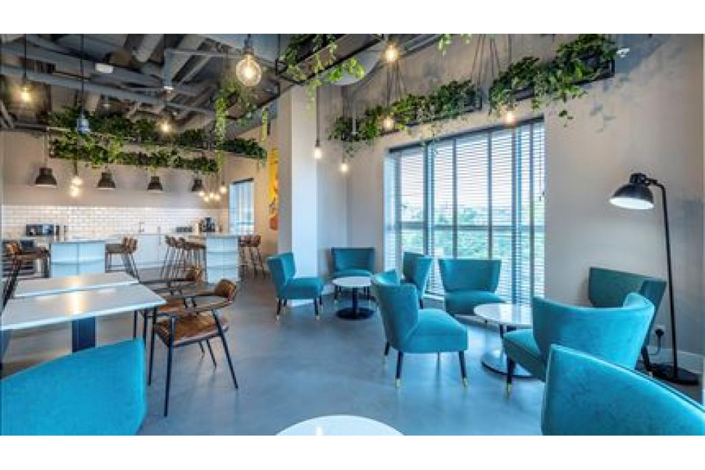 Luxury Mid-Term Let at Circus Apartment, Canary Wharf, London E14