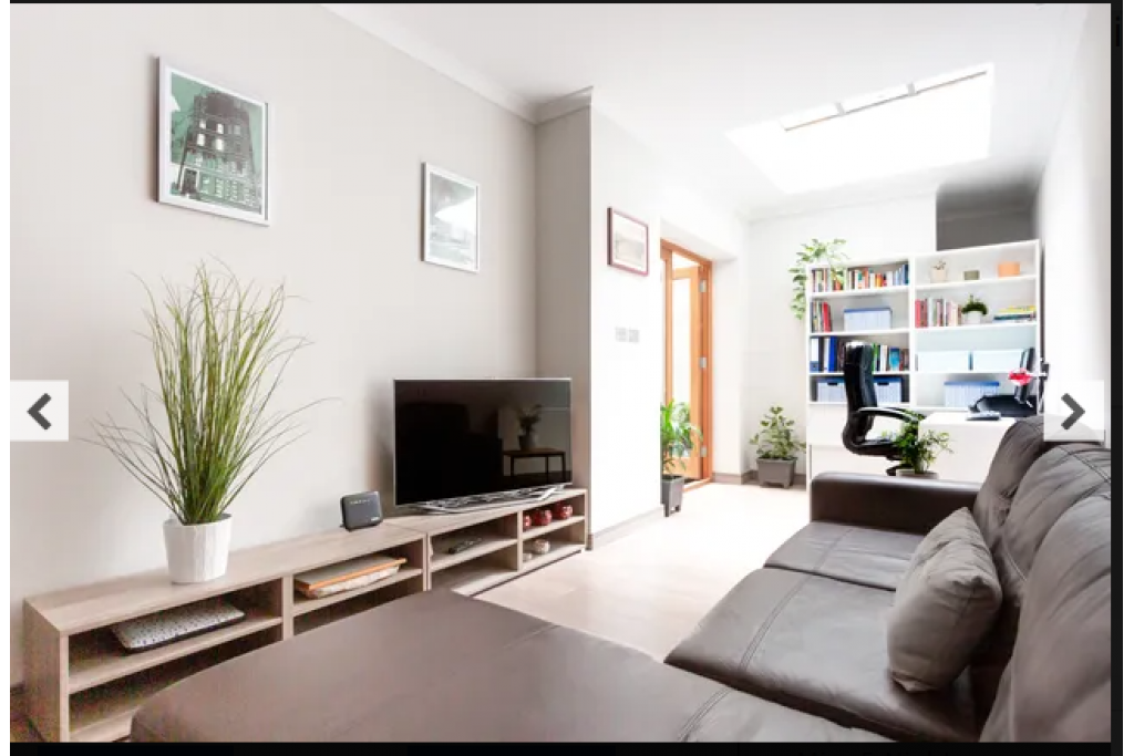 Red Lion Square, Holborn – Midrange Apartment