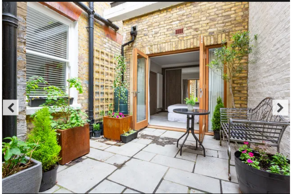 Red Lion Square, Holborn – Midrange Apartment