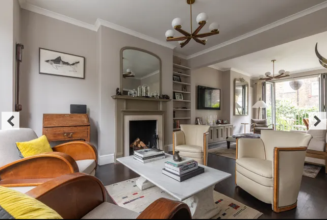 Tetcott Road, Chelsea – Charming 2-Bedroom, 2-Bathroom Apartment with Private Garden