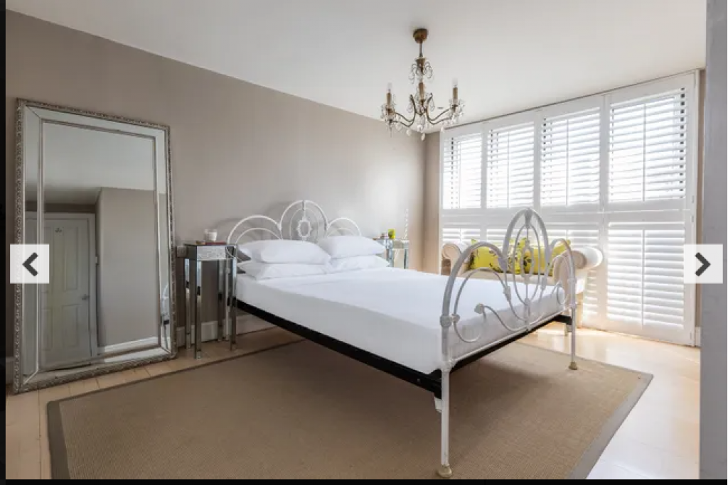 Tetcott Road, Chelsea – Charming 2-Bedroom, 2-Bathroom Apartment with Private Garden