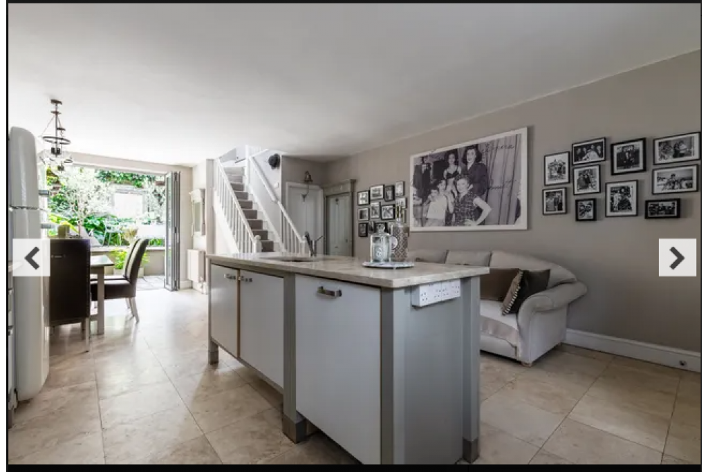 Tetcott Road, Chelsea – Charming 2-Bedroom, 2-Bathroom Apartment with Private Garden