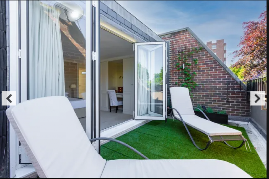 Somerset Square, Holland Park – Elegant 5-Bedroom Family Home with Garden