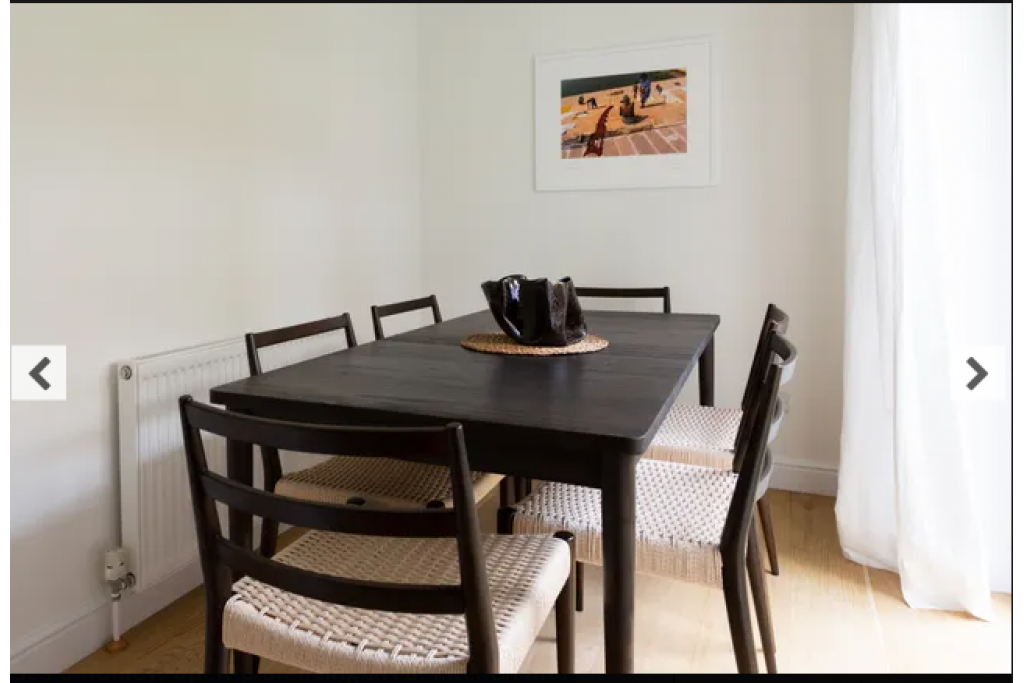 Edge Street IV, Notting Hill – Charming 2-Bedroom, 3-Bathroom Apartment with Balcony