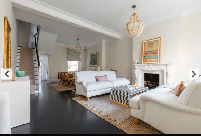 Edith Grove VIII, Chelsea – Charming 2-Bedroom Townhouse with Garden – POA