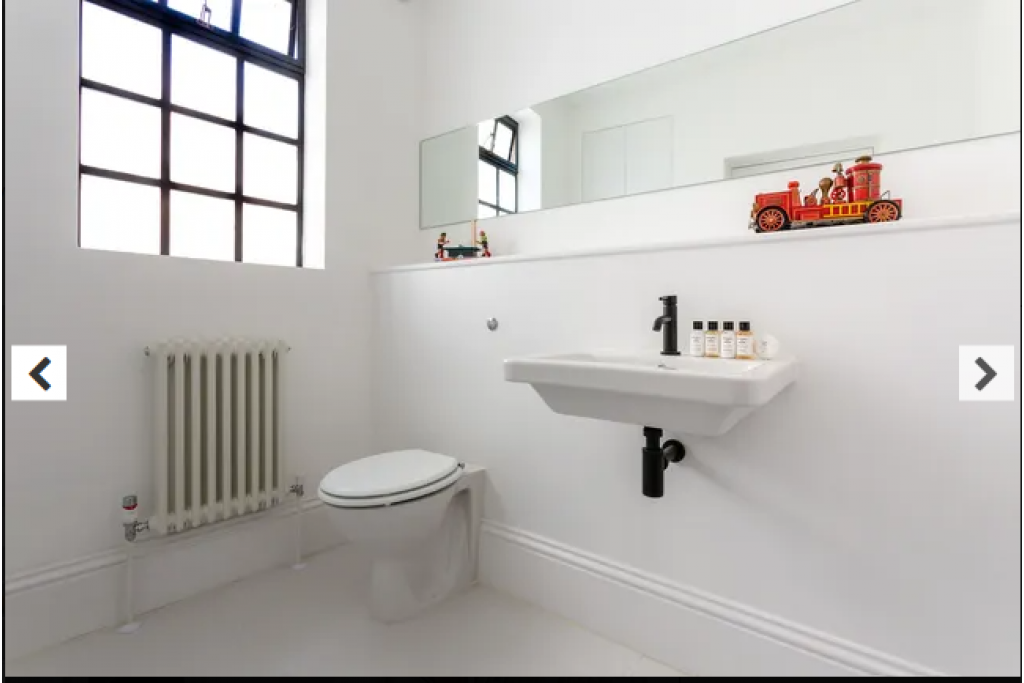 Fulham Road X, Chelsea – Stylish 3-Bedroom Apartment with Bold Decor – POA