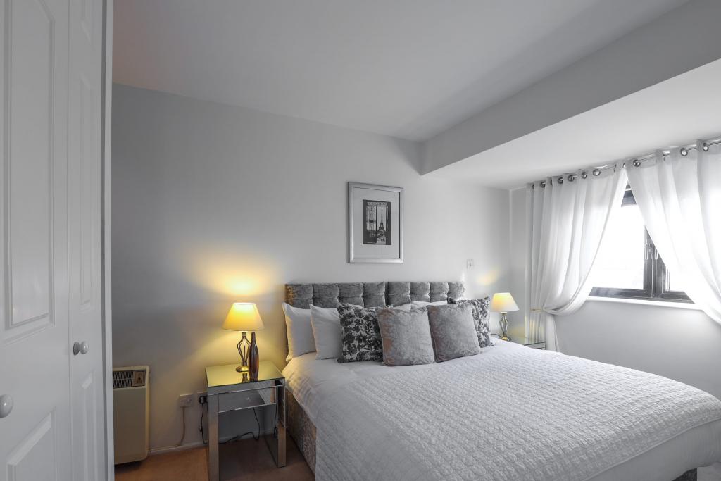 Stylish Two-Bedroom Apartment in the Heart of South Kensington