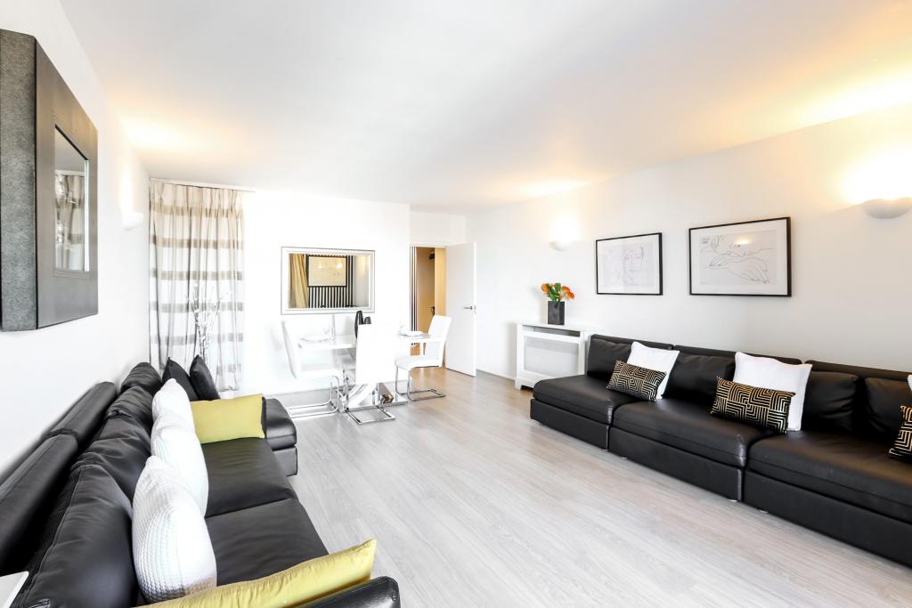 Stylish Two Bedroom Apartment in South Kensington