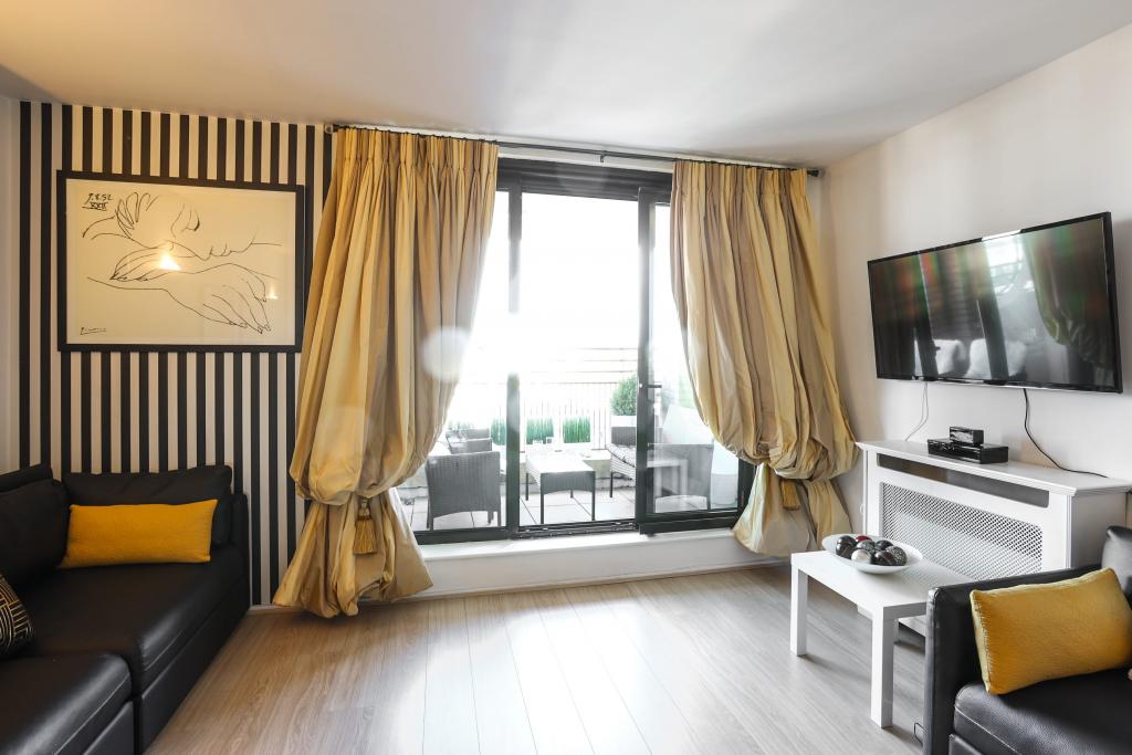 Stylish Two Bedroom Apartment in South Kensington