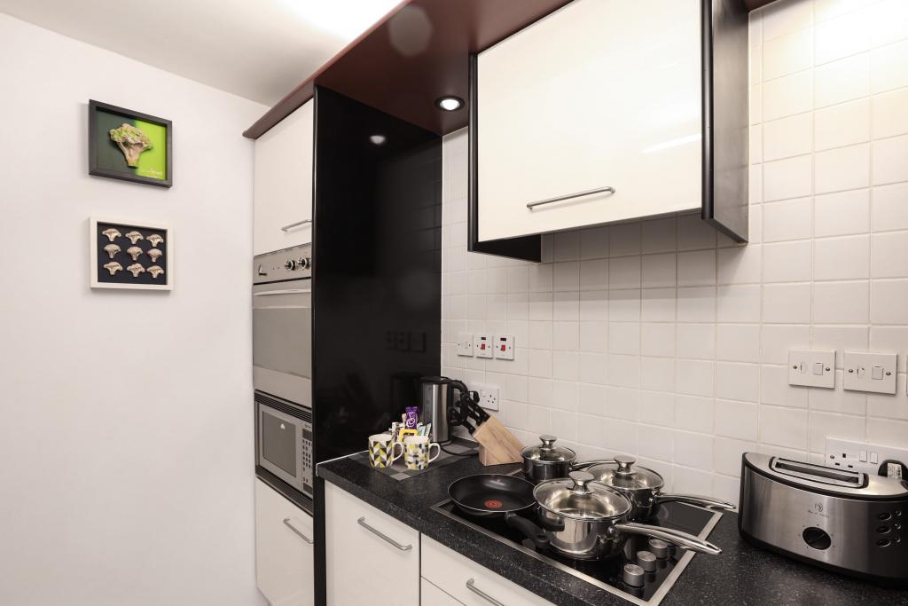 Stylish Two Bedroom Apartment in South Kensington