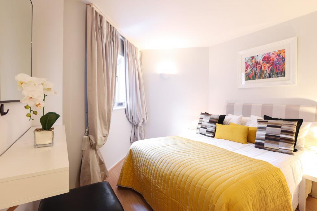 Stylish Two Bedroom Apartment in South Kensington