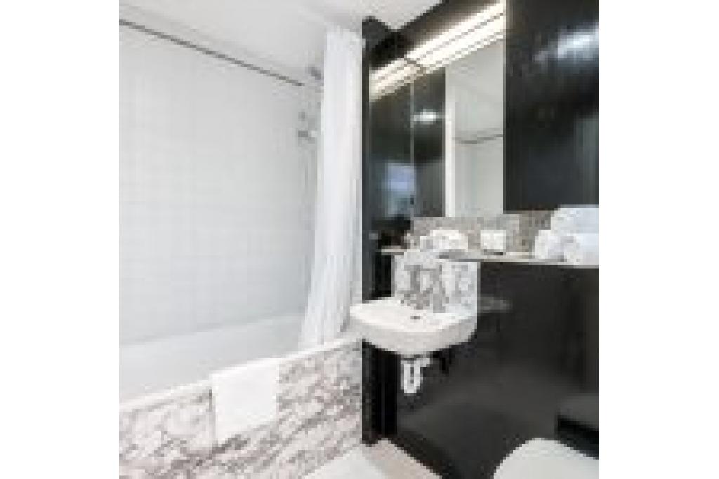 Spacious Two Bedroom Apartment in South Kensington