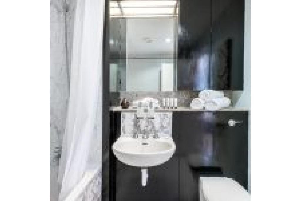 Spacious Two Bedroom Apartment in South Kensington