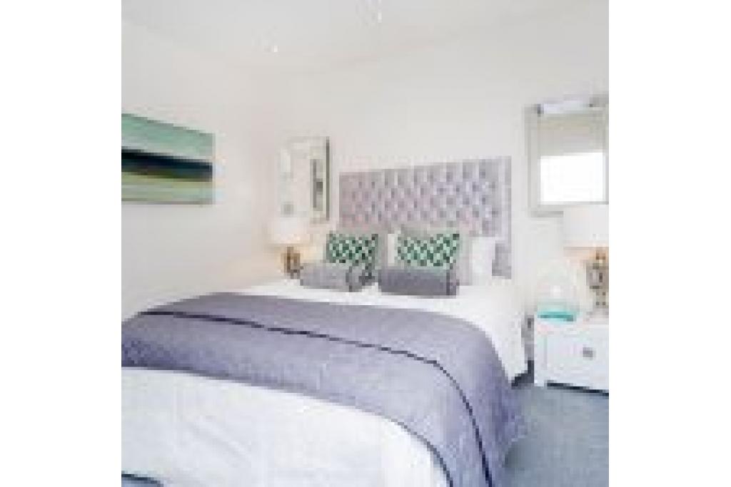 Spacious Two Bedroom Apartment in Marylebone - Elegant Living in a Prime London Location