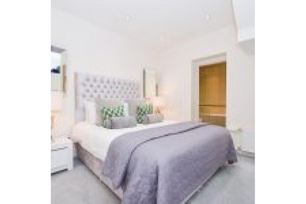 Spacious Two Bedroom Apartment in Marylebone - Elegant Living in a Prime London Location