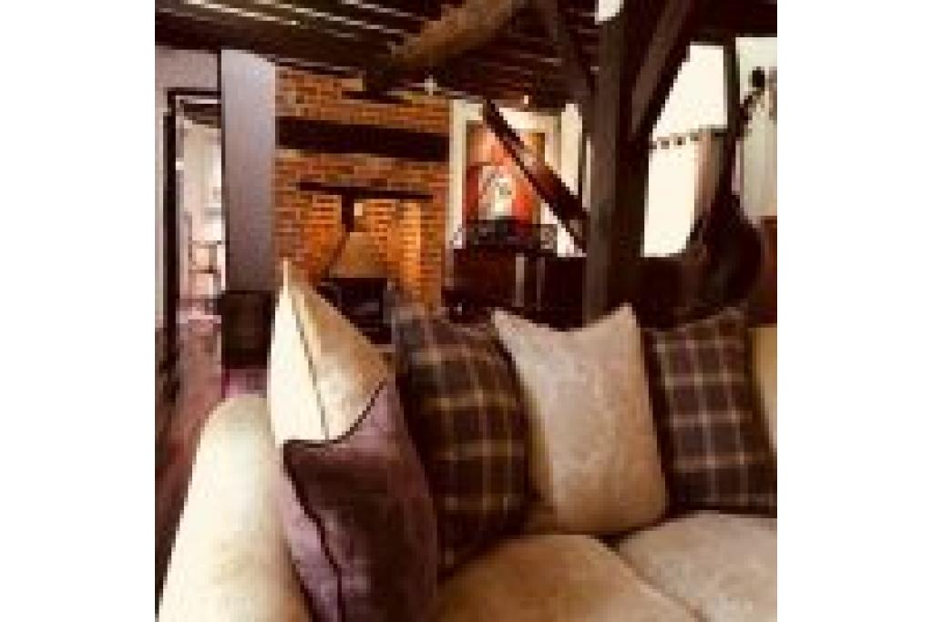 Picturesque Grade 2 Listed Thatched House in Suffolk