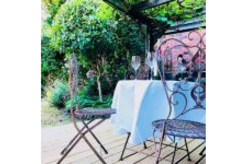 Picturesque Grade 2 Listed Thatched House in Suffolk