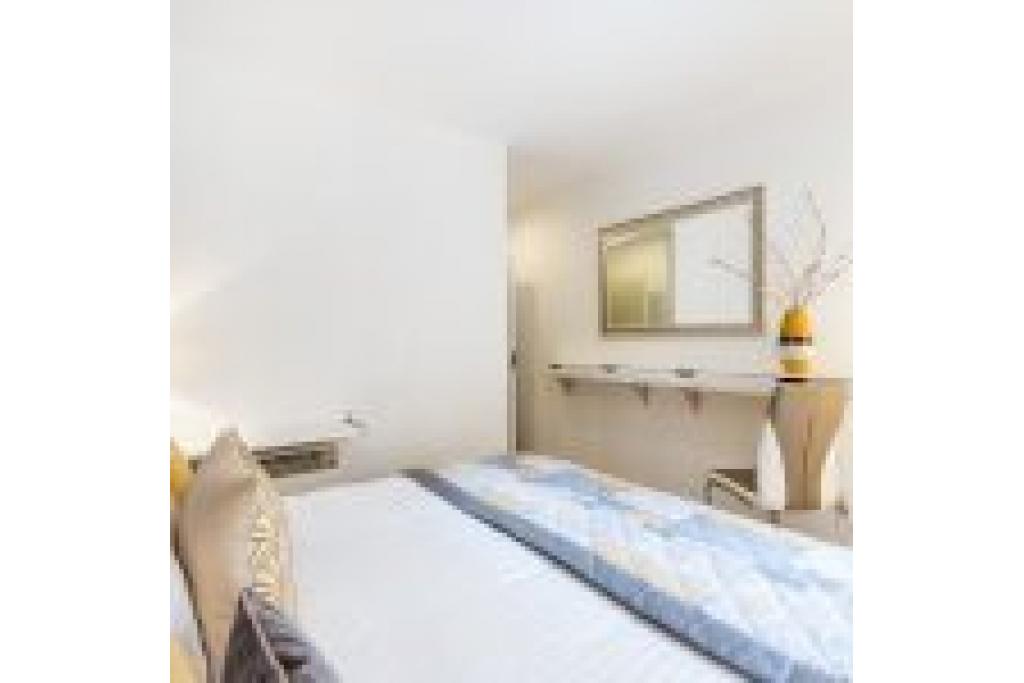 New & Modern Two Bedroom in Kensington