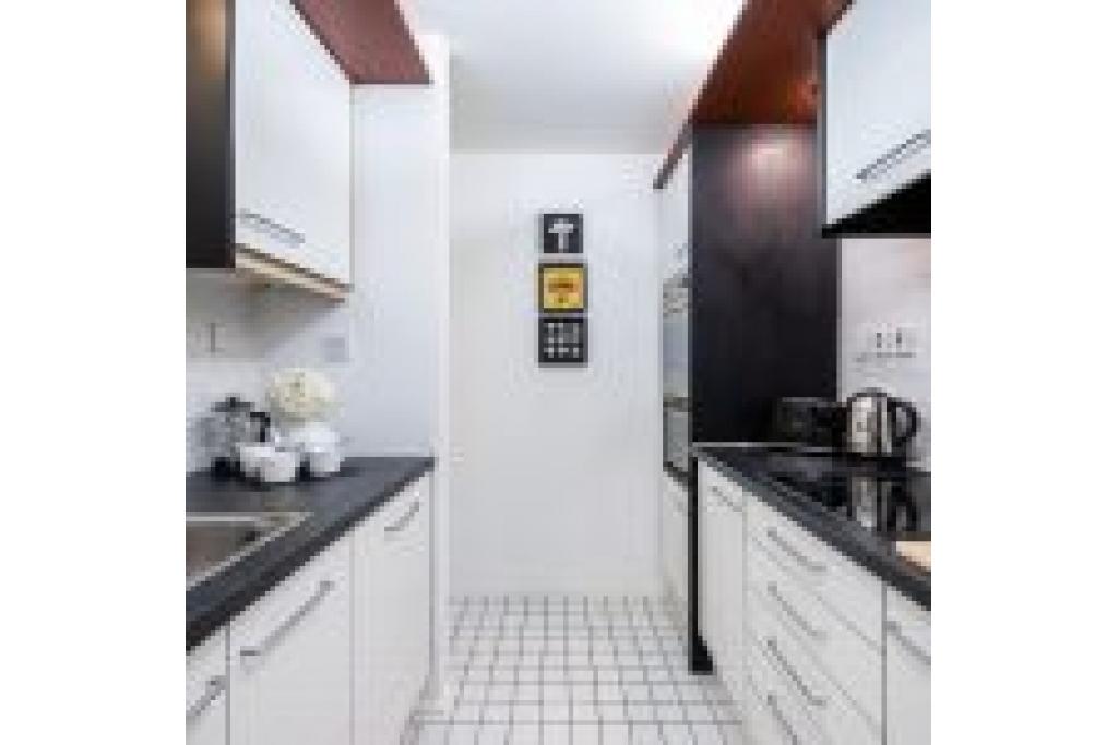 New & Modern Two Bedroom in Kensington