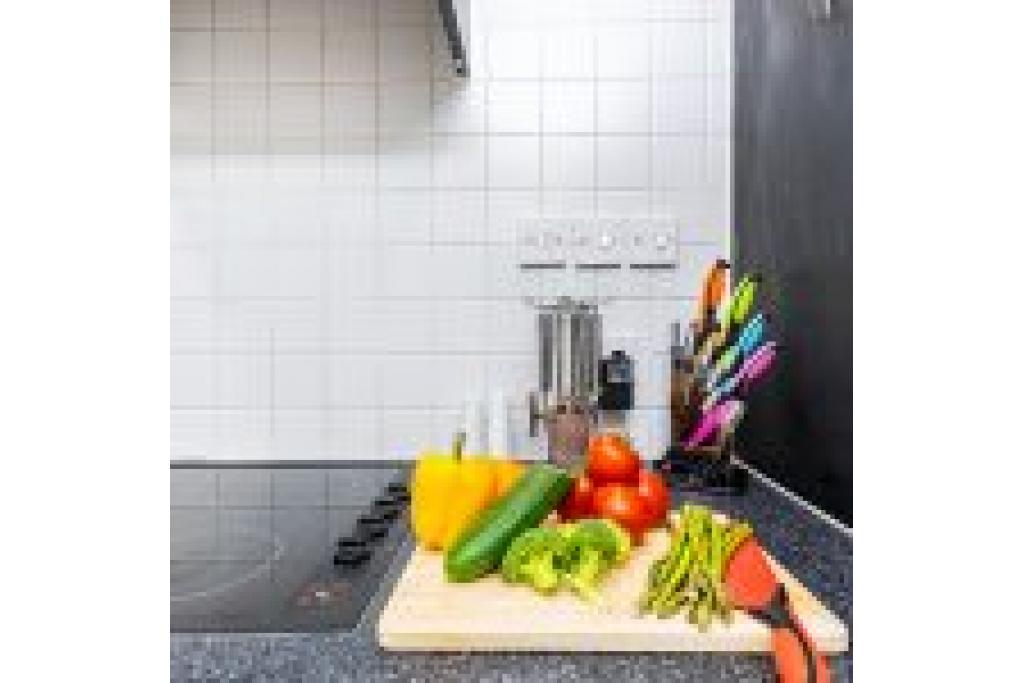 New & Modern Two Bedroom in Kensington