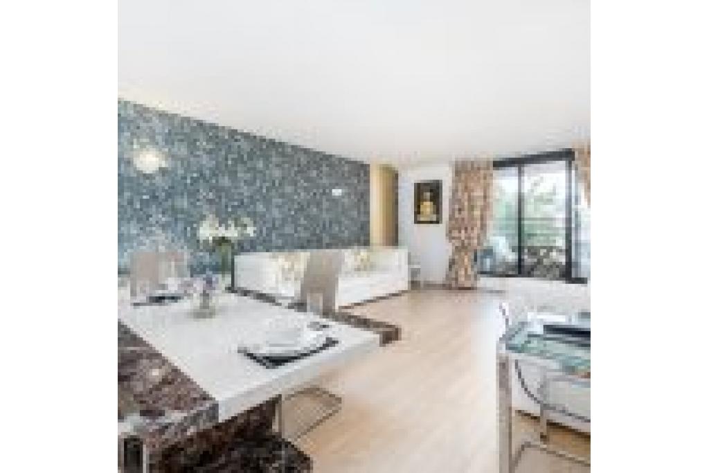New & Modern Two Bedroom in Kensington