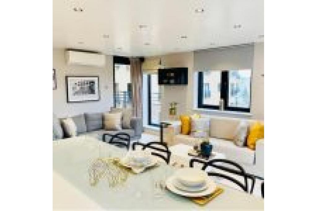 Modern Two Bedroom Apartment in Gloucester Road, South Kensington