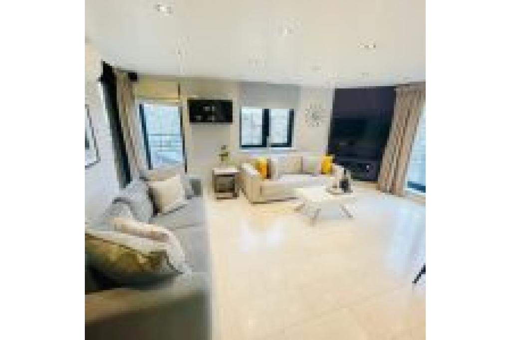Modern Two Bedroom Apartment in Gloucester Road, South Kensington
