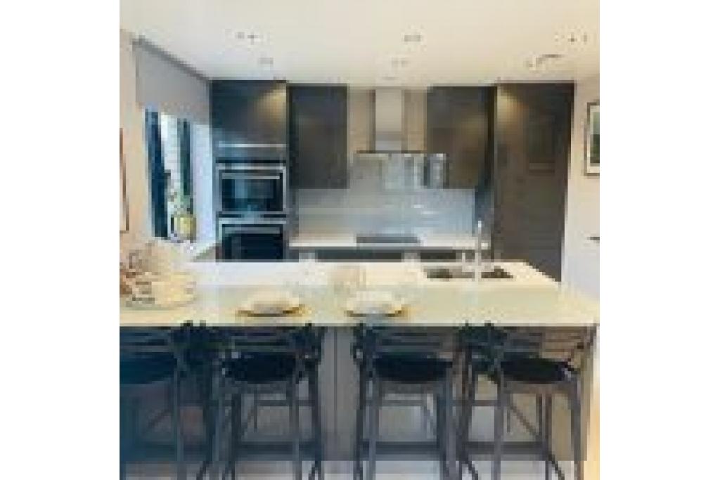 Modern Two Bedroom Apartment in Gloucester Road, South Kensington