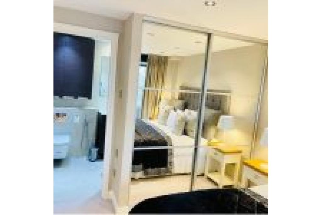 Modern Two Bedroom Apartment in Gloucester Road, South Kensington