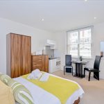 Modern Serviced Studio Apartment in Vibrant Victoria – Excellent Location near Buckingham Palace