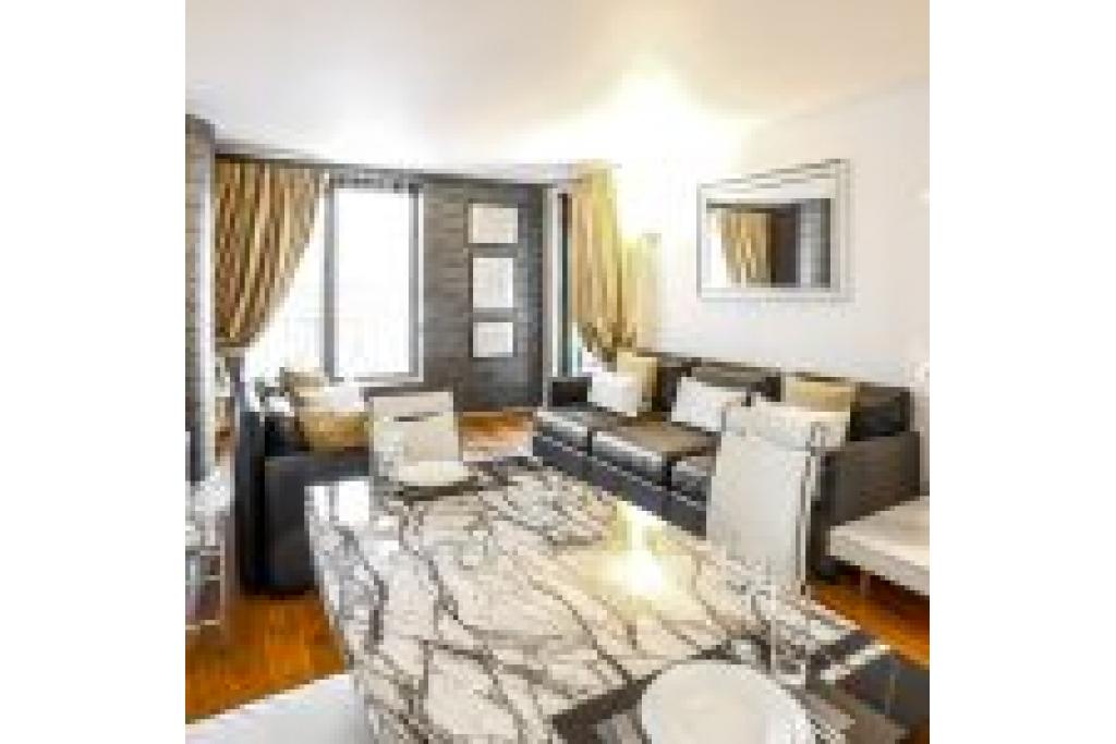 Modern & Stunning Two-Bedroom Apartment in Kensington – Ideal for Leisure and Corporate Stays