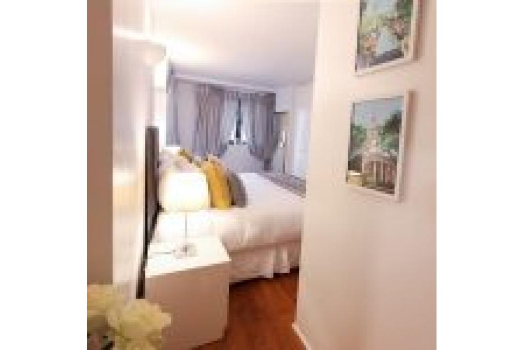 Modern & Stunning Two-Bedroom Apartment in Kensington – Ideal for Leisure and Corporate Stays