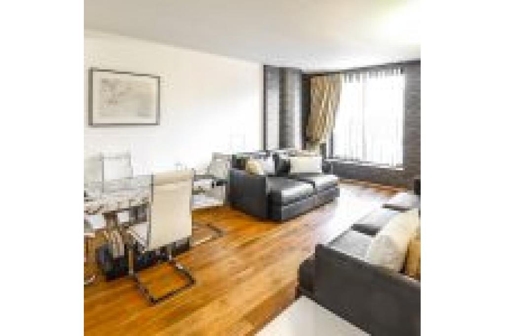 Modern & Stunning Two-Bedroom Apartment in Kensington – Ideal for Leisure and Corporate Stays