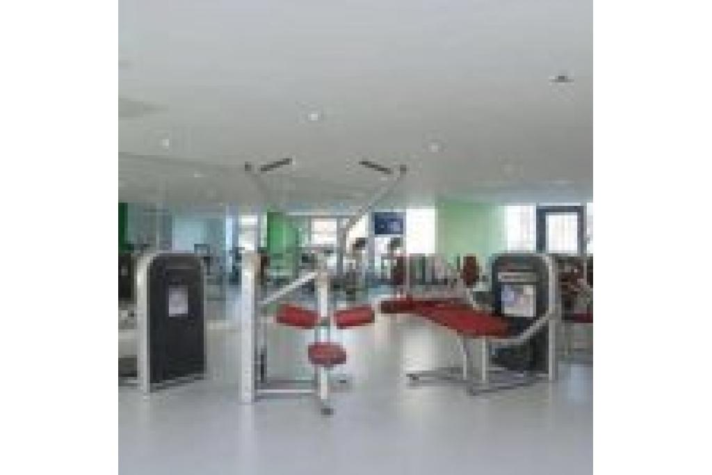 Modern & Spacious Apartment in Canary Wharf – Perfect for Business or Leisure