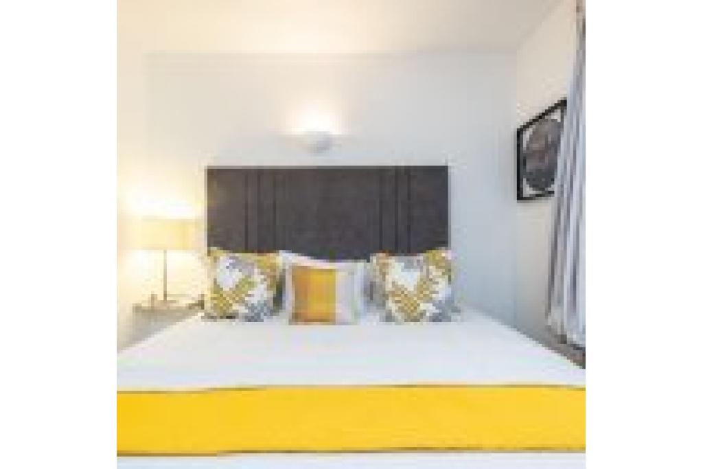 Elegant Two Bedroom Apartment in the Heart of Kensington – To Let