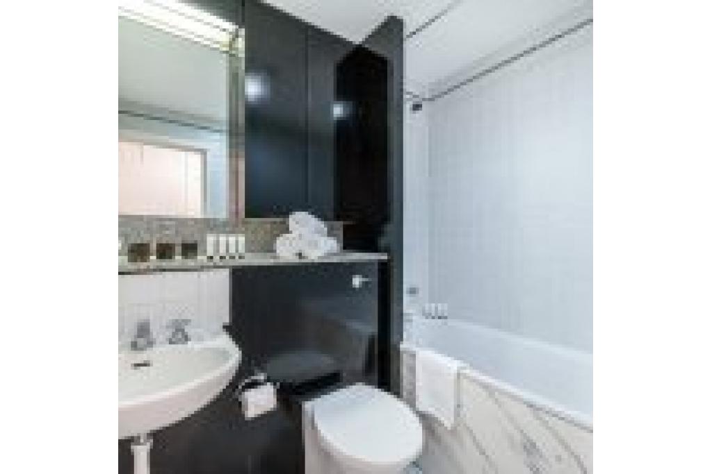 Elegant Two Bedroom Apartment in the Heart of Kensington – To Let