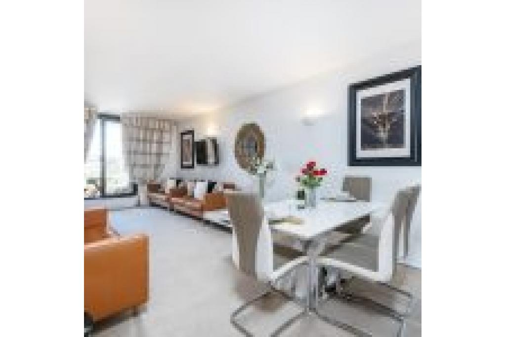 Elegant Two Bedroom Apartment in the Heart of Kensington – To Let