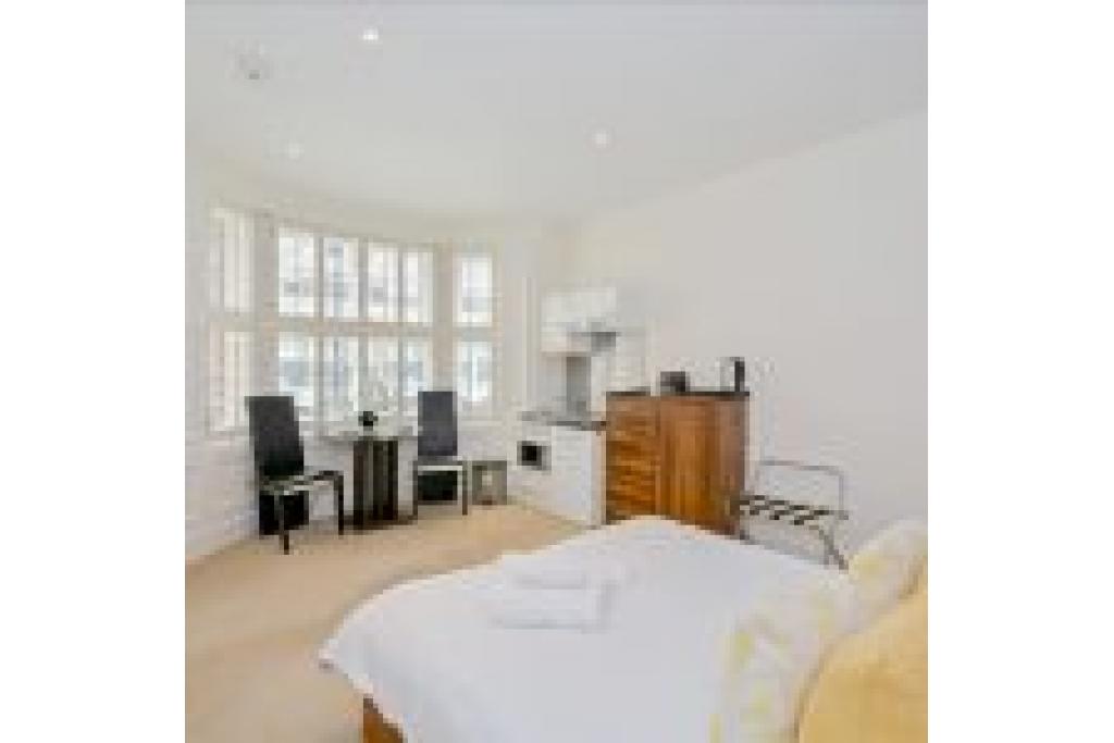 Deluxe Serviced Studio in Upmarket Belgravia – To Let