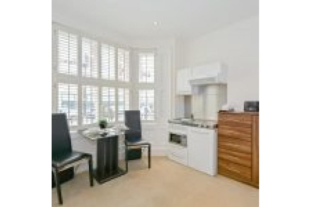 Deluxe Serviced Studio in Upmarket Belgravia – To Let