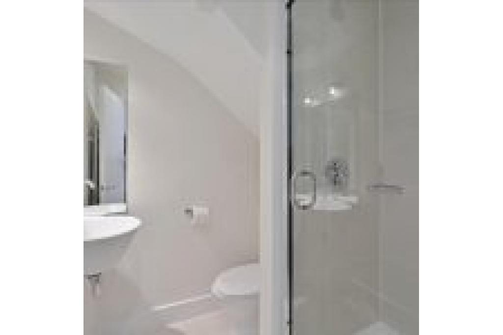 Deluxe Serviced Studio in Upmarket Belgravia – To Let